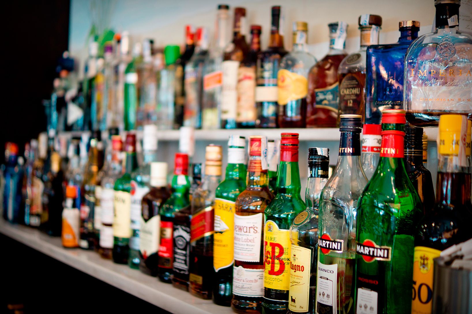 Barra de La Lonja con su selección de bebidas
